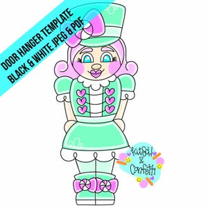 Puede incluir: Una plantilla de colgador de puerta con un cascanueces de dibujos animados con cabello rosado, un vestido verde y un lazo de caramelo. La plantilla está disponible en formatos JPEG y PDF en blanco y negro. El texto "Kitsch & Confetti" es visible en la esquina inferior derecha.