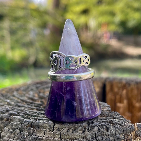 Amethyst crystal ring holder cone, jewellery holder, ring jewelry display, purple ring holder, crystal gift