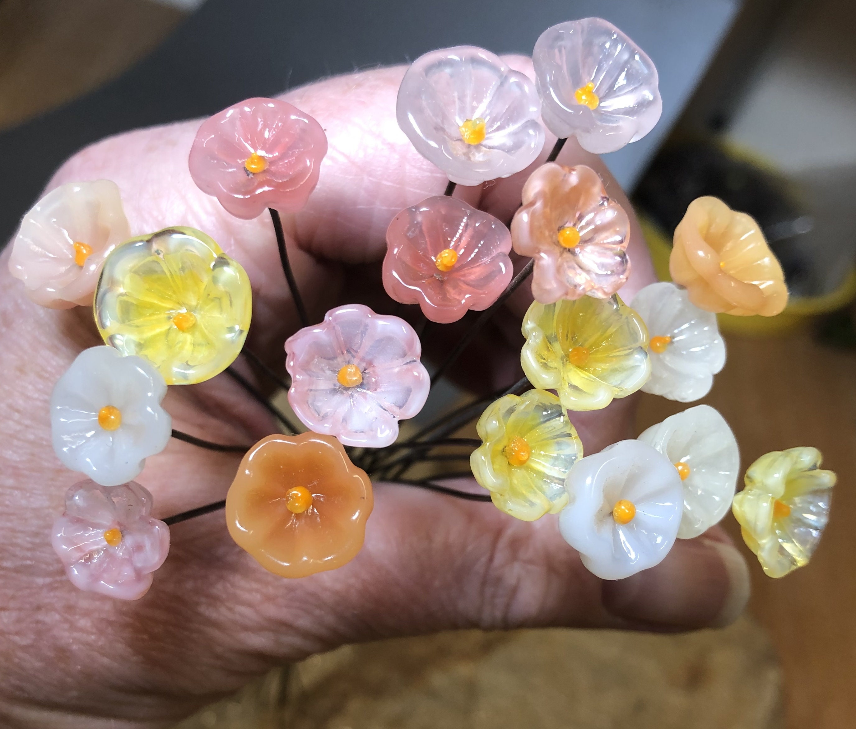 Bouquet de 18 Petites Fleurs | Sans Vase - Verre Au Chalumeau Fait à La Main