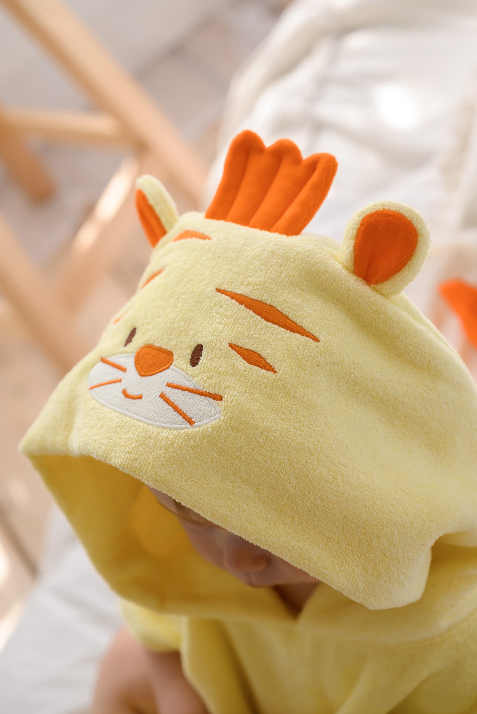 Babyhug Full Sleeves Bath Robe with Hood Tiger Patch - Green main image 0