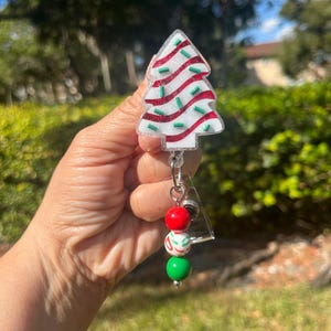 Christmas Tree Cake Badge Reel ***New Beads**