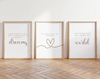 Decorazione per la cameretta del bambino Arte murale per la cameretta del bambino Decorazione per la cameretta del bambino Stampa per la cameretta del bambino Qui dorme una bambina Regalo per baby shower per la cameretta della bambina Arte murale minimalista