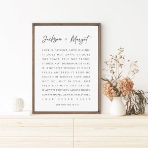 REGALO DE BODAS PERSONALIZADO - Letrero con el nombre de la pareja, El amor nunca falla, Impresión con el nombre de la pareja cristiana, Decoración de pared cristiana, Versículo bíblico de Corintios