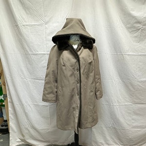 Vintage Beige 70&#39;s Hooded Warm Winter Coat