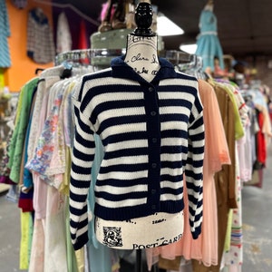 Vintage 80&#39;s White and Navy Cardigan Sweater