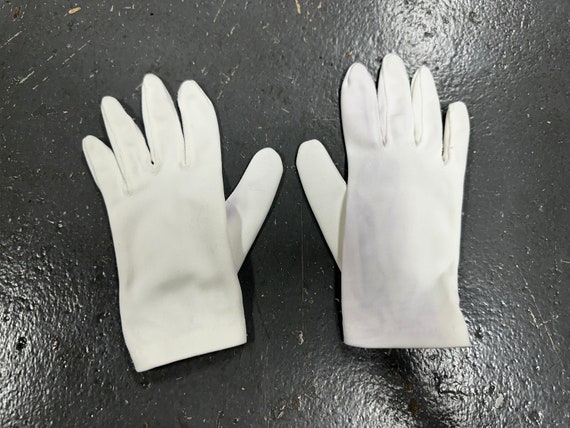 Vintage 50's/60's Plain White Ladies Gloves - image 4