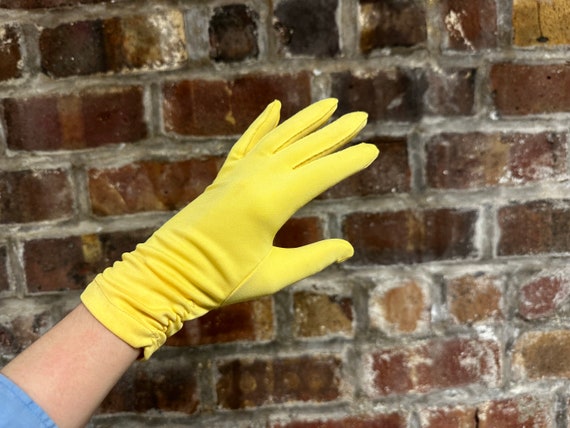 Vintage 50's/60's Bright Yellow Ladies Gloves - image 4