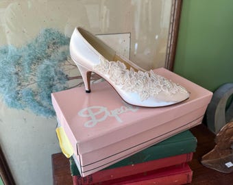 New! 80's Pale Pink Tose Satin Dyeables Heels In Box! Size 6 1/2