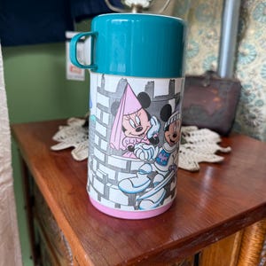 Pudełko na lunch z motywem Aladyna z lat 80., Księżniczka Minnie i Rycerz Myszka Miki, Termos