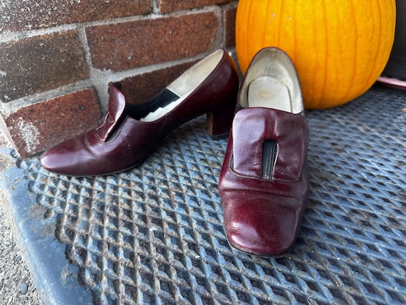 Chaussures Femme à Talon Bloc Rouge Foncé - Pointure UK 7 (environ EU 40) - Neuf Avec Boîte