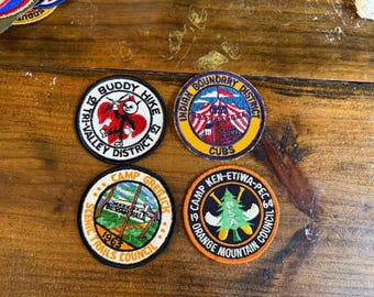 Lot med 4 vintage scoutmärken från 50-/60-talet