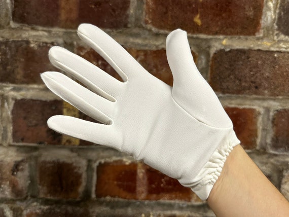 Vintage 50's/60's Plain White Ladies Gloves - image 2