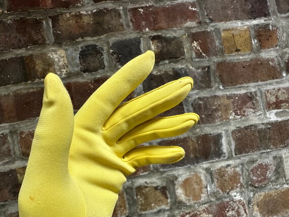 Vintage 50's/60's Bright Yellow Ladies Gloves - image 6