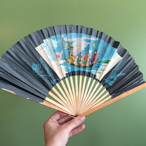 Vintage 40&#39;s/50&#39;s Taiwan Wood and Paper Folding Hand Fan