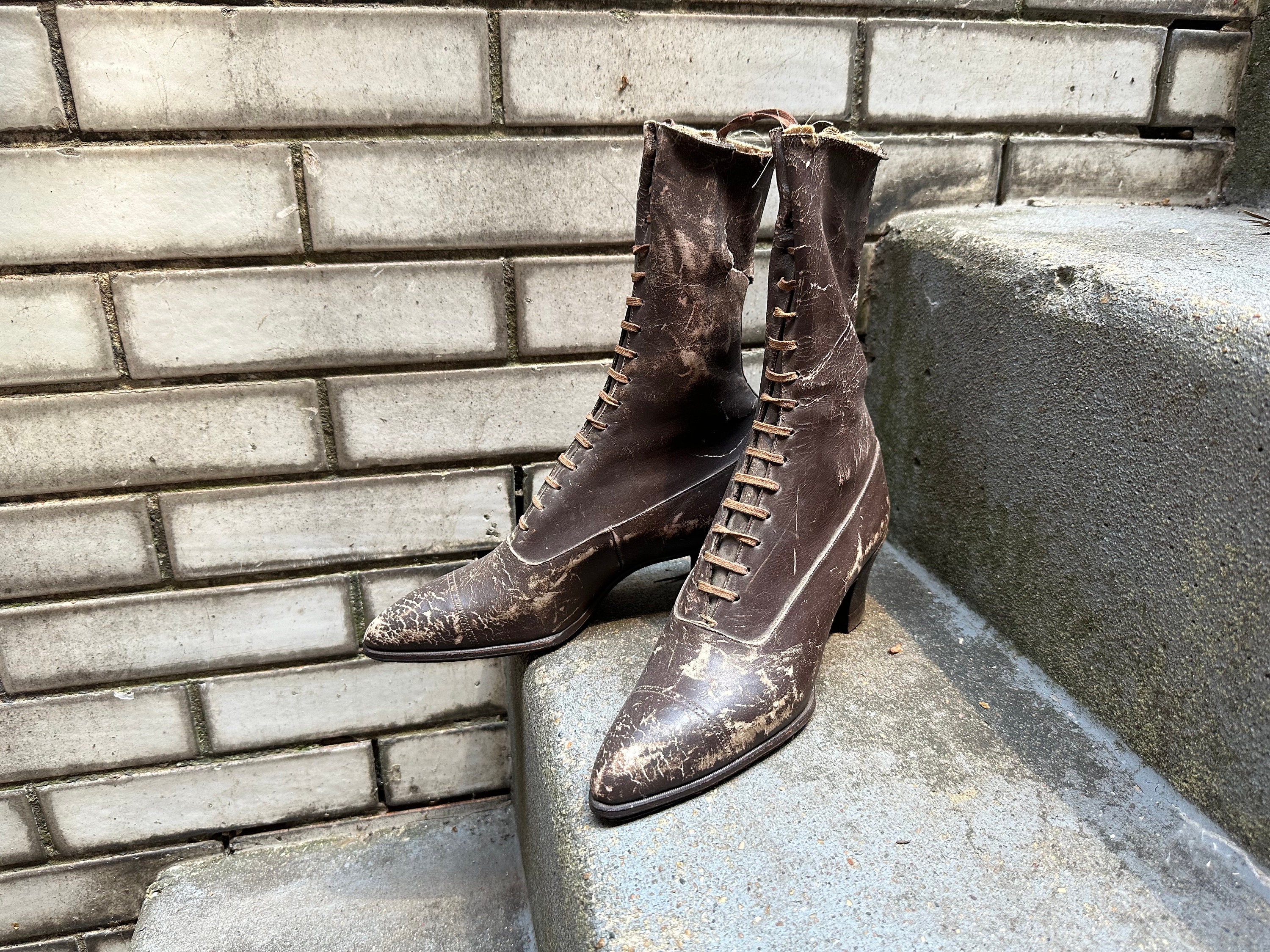 Lace up witch boots hotsell