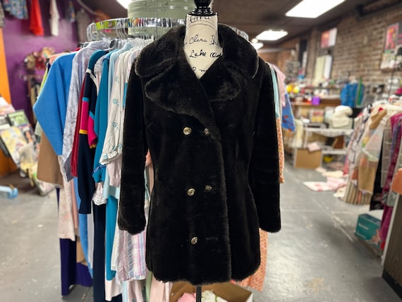 60's/70's Black Faux Fur Short Jacket Coat - image 2