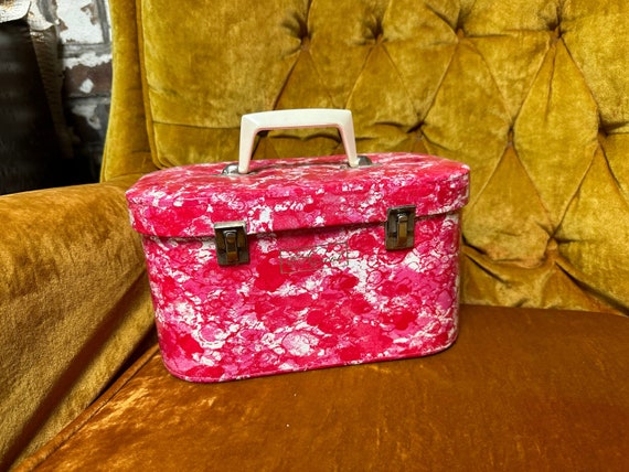 Vintage Vanity Case and Vintage Suitcase by Betiana – Simply