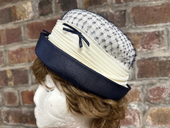 Fabulous 50's/60's Navy Blue & White Veiled Fasci… - image 1