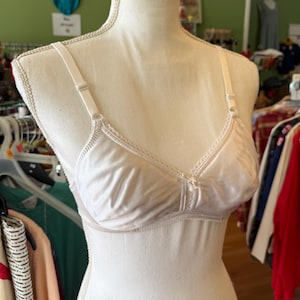 Sexy 80&#39;s Classic Silky 34A Bra