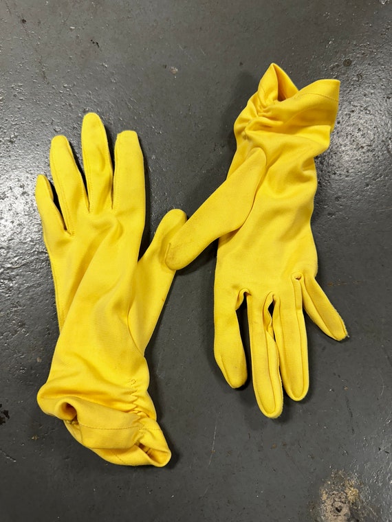 Vintage 50's/60's Bright Yellow Ladies Gloves - image 7