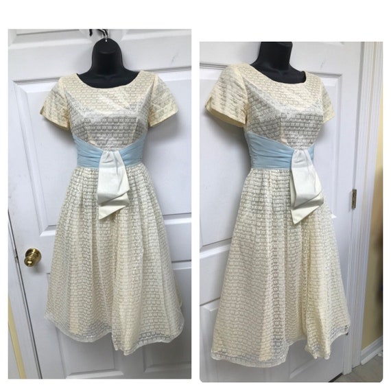 Vintage 50's White Lace Party/Wedding Dress - image 1