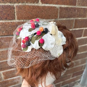 Vintage 50&#39;s Pink Fake Cherries & White Floral Fascinator Hat Headband