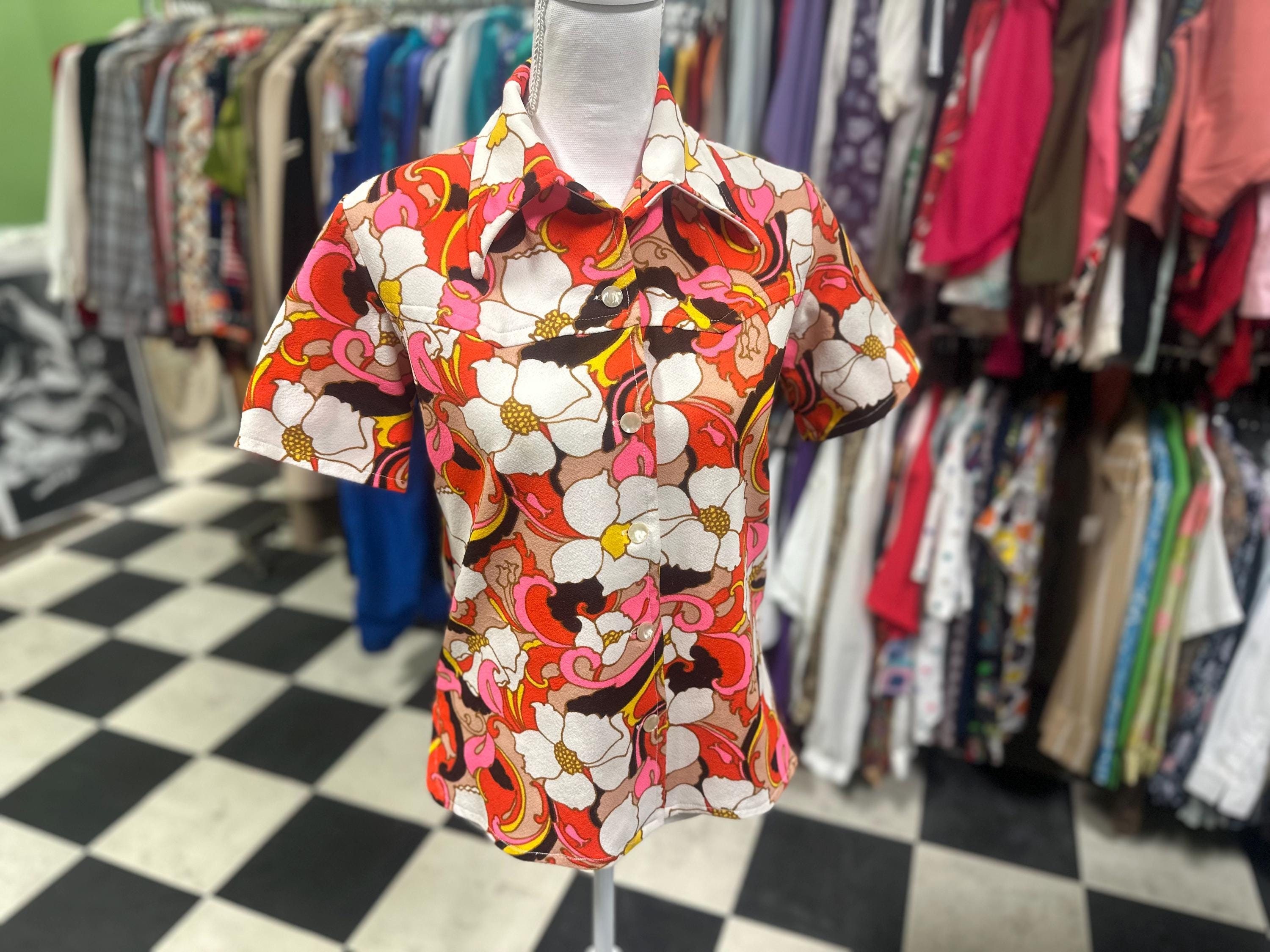 1960'S Psychedelic Shirt Colorful Print in a Cotton Blend