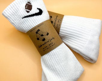 Anpassade Dri-Fit fotbolls-Nike-strumpor – Broderade, vadderade sportstrumpor för vardagsbruk – Personlig fotbollspresent till spelare och lag