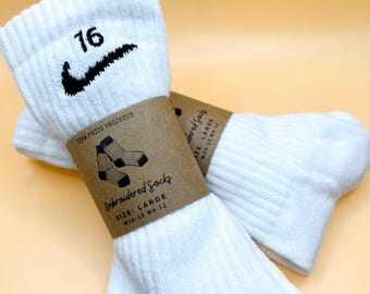 Maßgeschneiderte Dri-Fit Nike Socken - Gestickte, gepolsterte Sportsocken - Personalisierte Socken für Spieler & Mannschaften