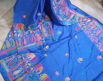Realizzato a mano in stile Kanthastitch con motivo elefante blu, sari in semi-seta Bangalore con BP in esecuzione.