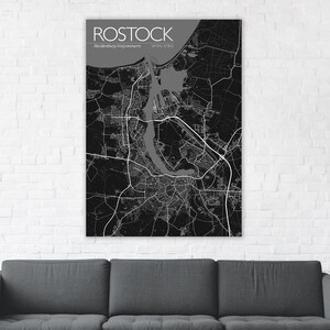 Poster Rostock, Ostsee, Küste, Mecklenburg, Meck-Pomm, M-V, MV, Vorpommern, Urlaub, Illustration Warnemünde, Toitenwinkel, Dierkow, Lütten Klein, Reutershagen, Landkarte, Straßenkarte, Deko, schwarz, Hansestadt Rostock, Souvenir, Kunstdruck, Hansa