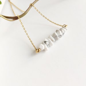 Howlite Halskette, Rohedelstein Halskette, Howlite Schmuck, Howlite Geschenk, Valentinstag Geschenk, Geliebte Geschenk, Heilung Halskette-Geschenk für sie