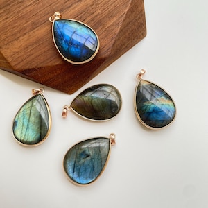 Labradorite pendant- Rose Gold Necklace - Healing Natural Stone Yoga Necklace-Energy Stone Moonstone , Birthday Gift,Gemstone Christmas Gift