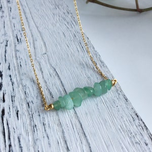 Raw Green aventurine necklace for women/green crystal chakra necklace/green aventurine healing crystal necklace/heart center crystal/gift