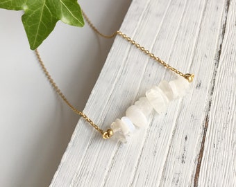 Raw Crystal Necklace Moonstone Necklace - June Birthstone Stone-  Layering Necklace - Natural Moonstone Stone - Healing Necklace