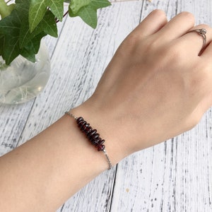 Red Garnet Chip Bracelet, Garnet Stretch Bracelet, Beaded Garnet Bracelet, Protection Bracelet, Healing Bracelet, Root Chakra, Security