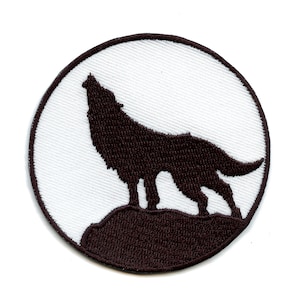 Wolf Howling Patch Lone Wild Animal Round Embroidered Iron On AE1