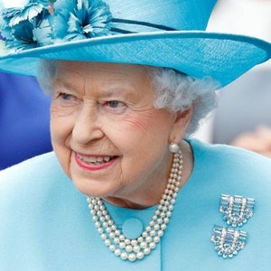 Queen Elizabeth Replica Earrings, Pearl Rhinestone Earrings, Queen Elizabeth Jewellery, The Crown Jewels, Pearl and crystal sterling silver