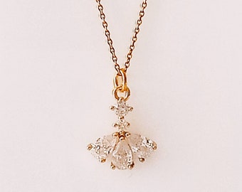 Bridgerton inspired Crystal Pendant necklace, Crystal Pendant, jewellery for Bridgerton fans. With a 24k gold Plated Chain Sterling Silver.
