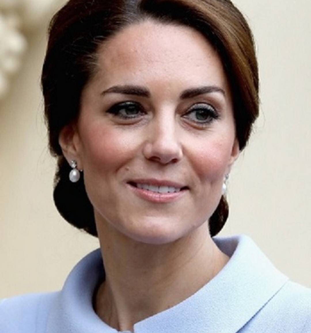 Kate middleton drop earrings deals