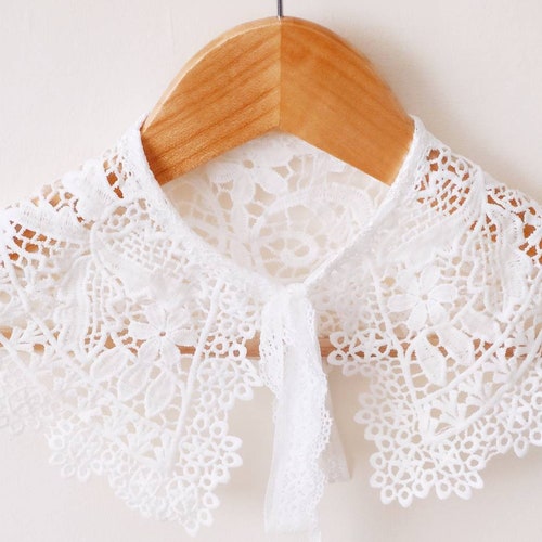 White Lace Neck Collar