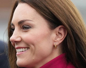 Chain linked hoop earrings, Kate middleton style, gold Hoop earrings, Catherine earrings, princess of wales inspired earrings, gift for her