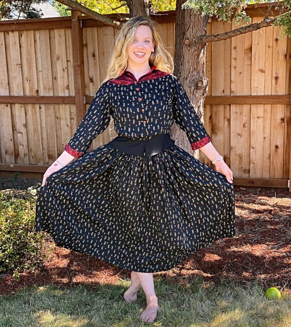 40s Skirt Top Set, Dutch Figural and Heart Print,