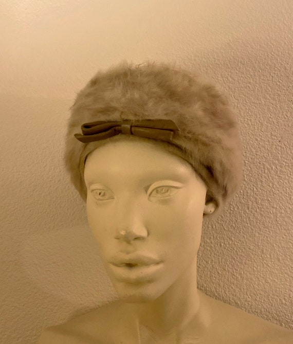 60s CHRISTIAN DIOR Chapeaux MOD Bucket Angora Fur