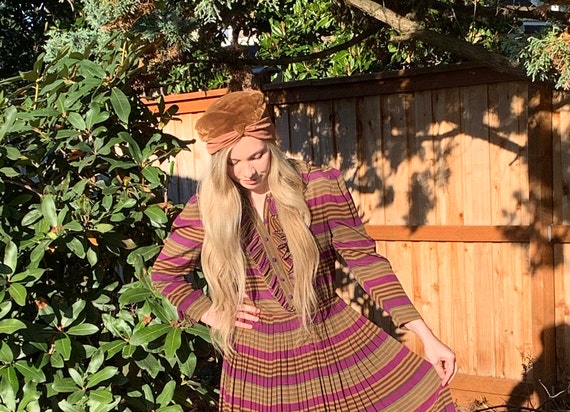 60s Brown Velvet Turban Hat - Very 1960s Elizabet… - image 5