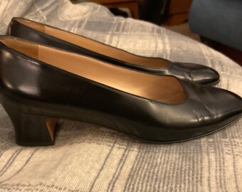 ferragamo pumps sale