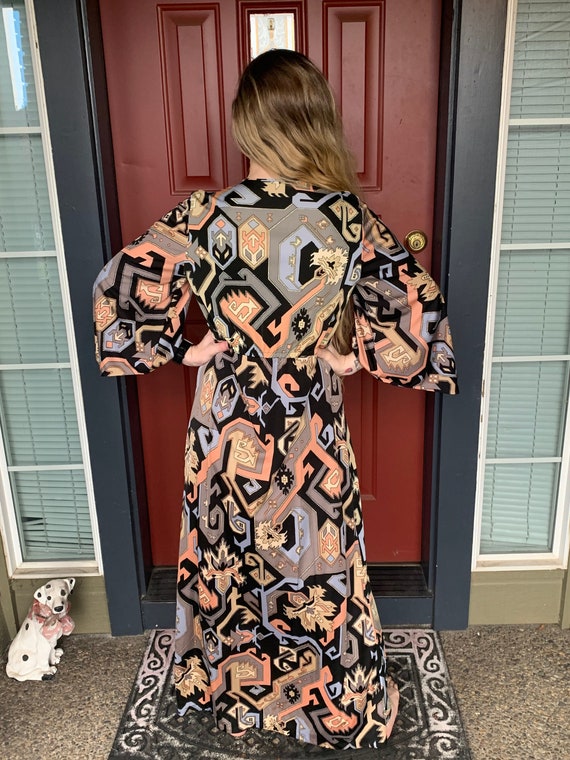 Mid Century Dramatic Lounge Robe Dress in a Pucci… - image 2