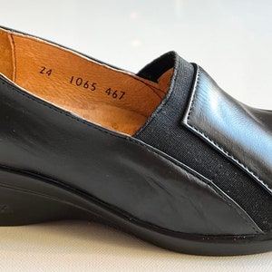 Chaussures compensées en cuir sans lacets : chaussures habillées noires confortables image 2