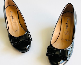 Leather Slip-On Pumps: Black Bow Dress Shoes, Made in Mexico