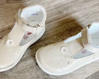 Beautiful Baby Girl’s Shoes 573# |100% Leather and Shiny Leather shoes| Comfortable | Lovely |Beige|Easter Day shoes|Toddler|Little Girl|